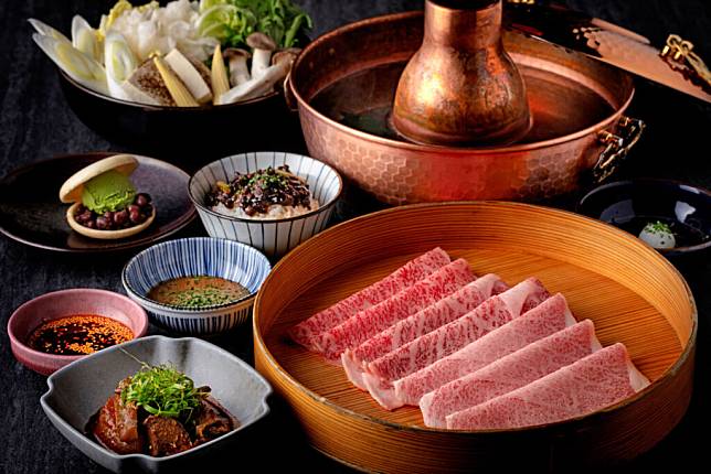 「WAGYU CLUB shabushabu和牛鍋物」主打豐盛肉品的日式鍋物