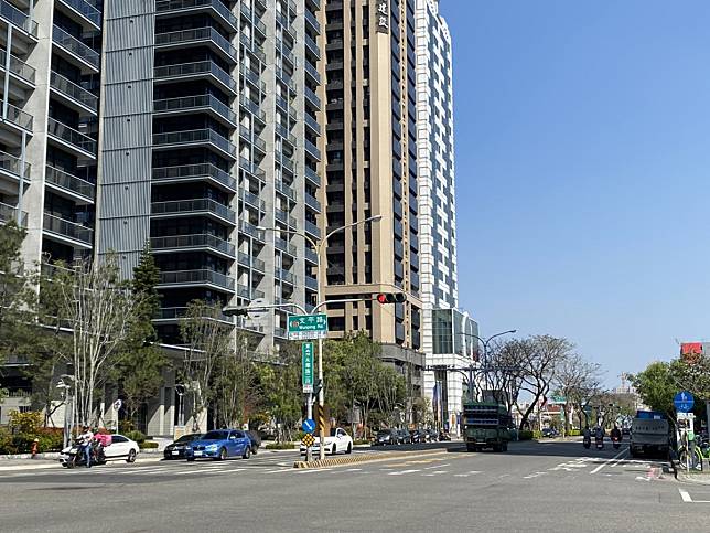 台南市安平區永華路房屋總價多落在2000萬元以上，以致申貸金額較高。
