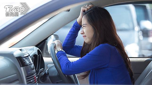 一名駕訓班教練分享天兵女學員練車的爆笑插曲。（示意圖／Shutterstock達志影像）