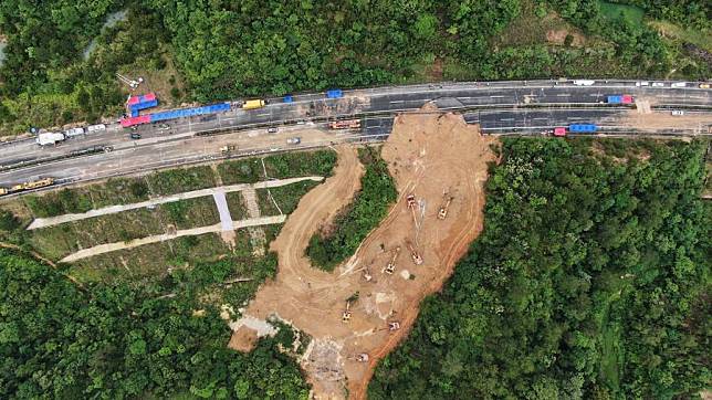 An aerial drone photo taken on May 2, 2024 shows the site of an expressway collapse on the Meizhou-Dabu Expressway in Meizhou, south China's Guangdong Province. (Xinhua/Wang Ruiping)