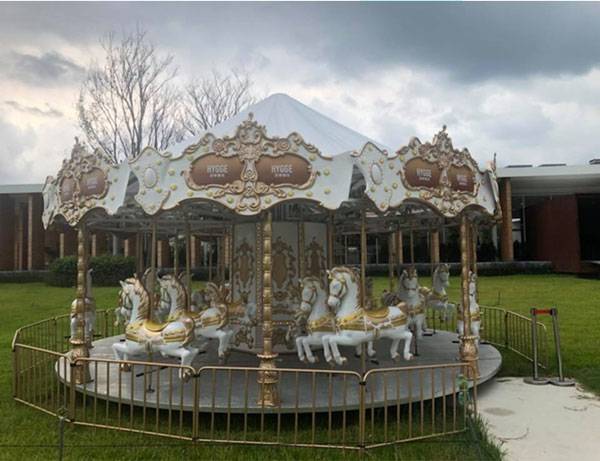 照片取自2021新北歡樂耶誕城