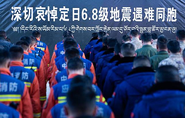 A memorial service mourning the victims of the 6.8-magnitude earthquake that struck Dingri County is held in Chamco Township of Dingri County in Xigaze, southwest China's Xizang Autonomous Region, Jan. 13, 2025. (Xinhua/Tenzin Nyida)