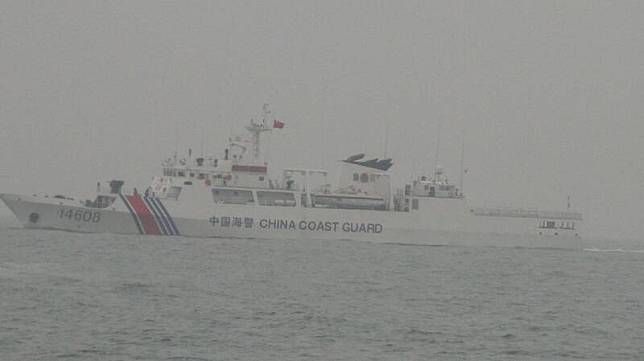 中國在台海西側展開「聯合巡航」，陸委會表示會強力執法驅離。圖為金門海巡隊發現中國海警船進入我方禁限制水域。(海巡署提供)