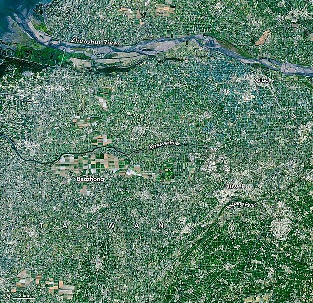 日前美國國家航空暨太空總署公布由Landsat 9衛星拍攝的影像，清晰呈現雲林縣農田，更用專文介紹台灣農業，獲得雲林鄉親熱烈討論。(圖片來源自NASA Earth Observatory/Michala Garrison)