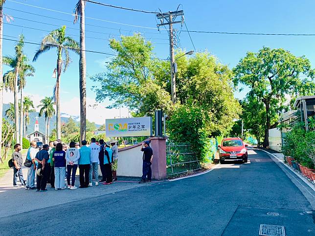 花蓮後火車站生活圈，經少年之家走十六股大道的路徑，常因狹小引發駕駛用路困擾。（圖：梁國榮攝）