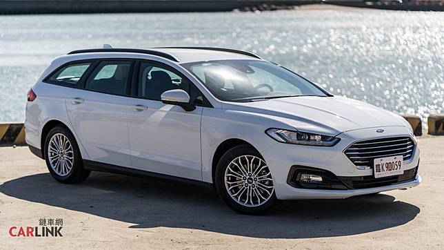 Ford mondeo wagon deals hybrid