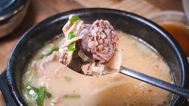 從吃感受韓國戰後的美食文化！韓國釜山美食必吃豬肉湯、河豚湯與麥麵和烤豬小排