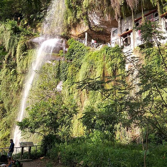 仙氣十足的銀河洞，是IG打卡熱點。（圖/星期五體育課）