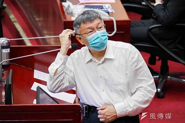 民眾黨主席、台北市長柯文哲疑似遭公視小編暗指「練痟話」，對此他28日回應當自己業障重就好了。（資料照，蔡親傑攝）