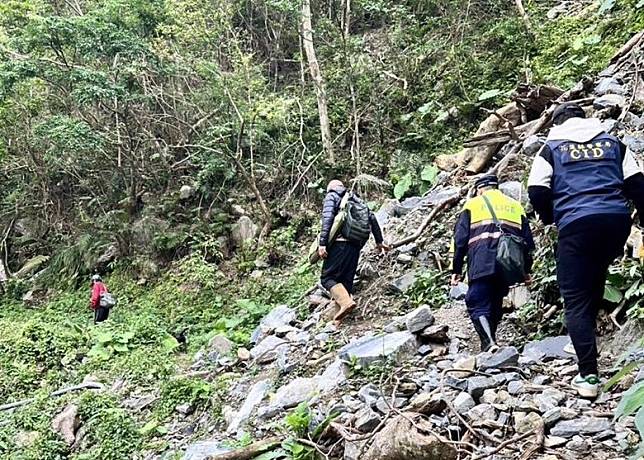 有農民在步道附近發現人骨。