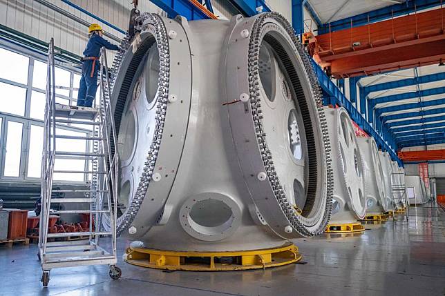 A staff member works at a workshop of China First Heavy Industries (CFHI) in Qiqihar, northeast China's Heilongjiang Province, April 28, 2024. (Xinhua/Xie Jianfei)