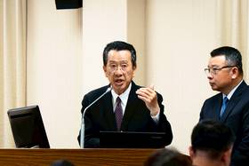 國防部長顧立雄23日在立法院表示，建構可恃戰力不應區分軍購、商售或委製，國防採購特別條例也不該僅限於軍購案項。(楊仁翔 攝)
