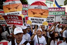 2025年11月30日，菲律賓奎松的反貪腐示威。路透社