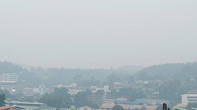 ลมเปลี่ยนทิศ!! หมอกควันปกคลุมเบตง  ค่า PM 2.5 เฉลี่ยรายชั่วโมงเพิ่มสูงขึ้นเรื่อยๆ