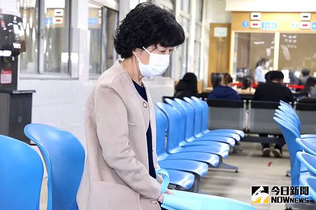 民眾黨前主席柯文哲的妻子陳佩琪到北所幫丈夫提出奔喪申請