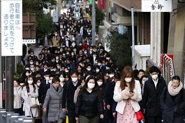 東京、上班族、口罩、日本。（美聯社）