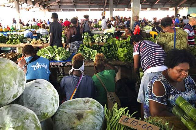南太平洋島國索羅門群島首都荷尼阿拉的市場一景。（美聯社）