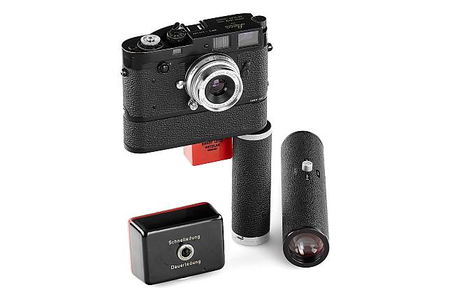 第44屆徠茲相機拍賣會：稀世珍品，1958年產徠卡黑漆版MP2相機拍出156萬歐元高價