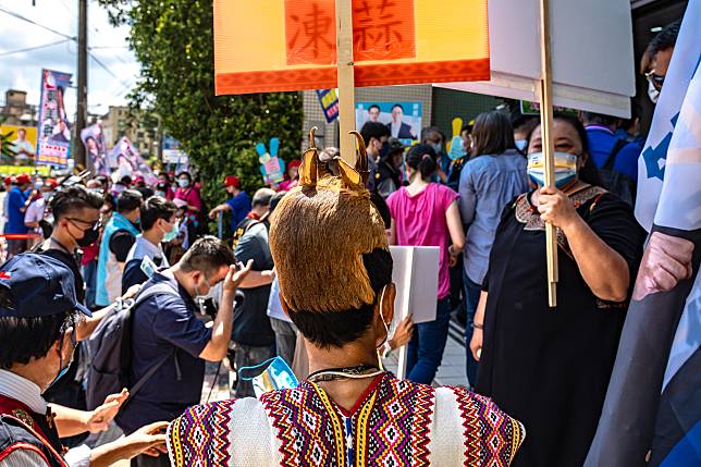 原住民因為人數少，在都會區裡竟有逾3千投票所會讓原住民的立委選票被迫亮票。（攝影／陳曉威） 