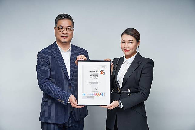 (Left) Ivan Ha, Regional Project Manager, China & Hong Kong, Knowledge Solutions of SGS. (Right) Lily Wong, Interior Design Director of Lusso Design.