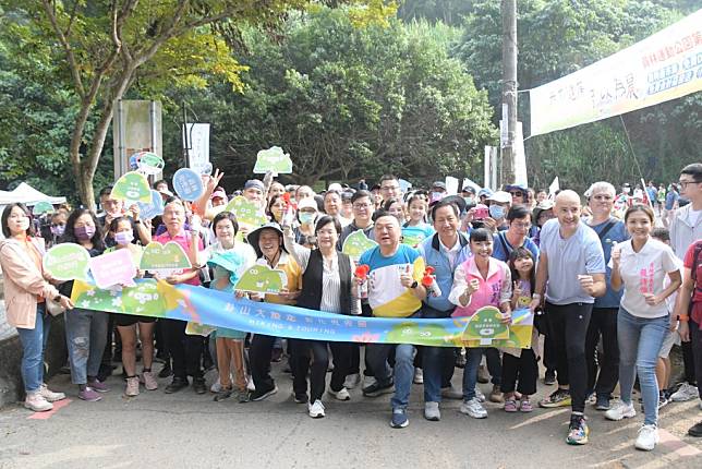 「卦山大縱走，彰化兜兜圈」步道健行活動在員林藤山步道登場。（記者吳東興攝）