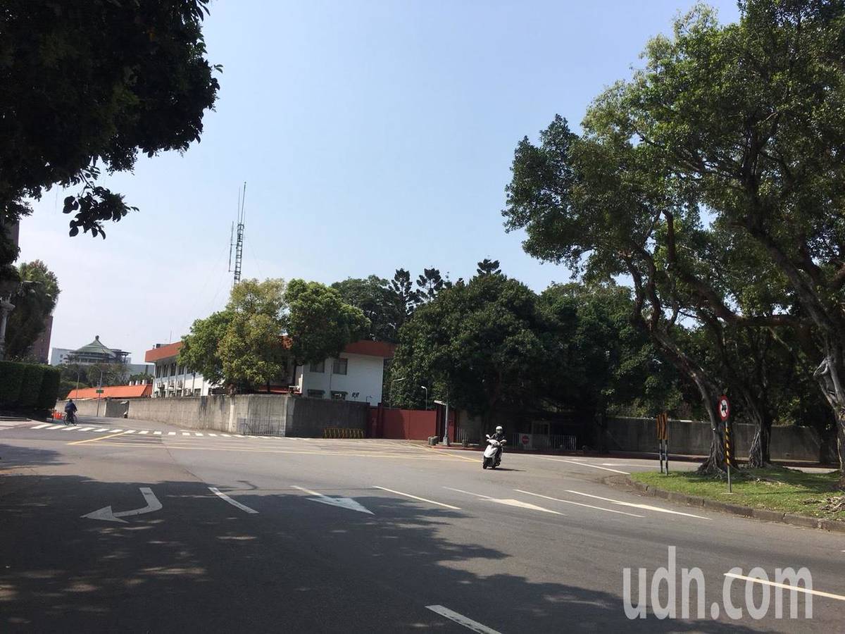 維安「大麻」煩？法籍男學生總統官邸旁「撿到大麻」 | 聯合新聞網| LINE TODAY