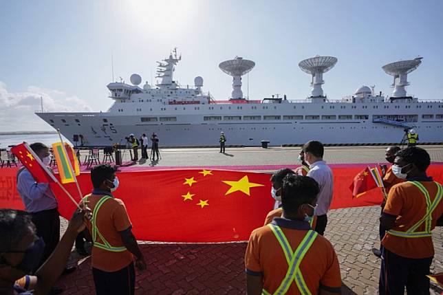 英國《金融時報》27日報導，中國海洋研究船隻最近多次侵入距離台灣海岸僅24海浬的水域。圖為中國科考船「遠望5號」。（美聯社）