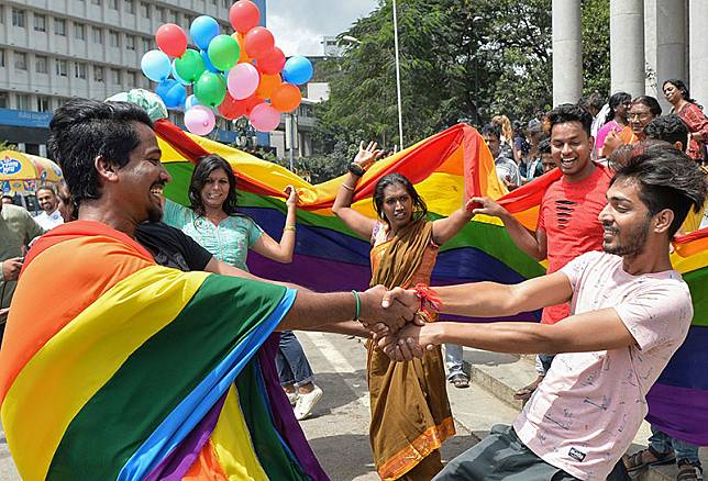 รักร่วมเพศ , อินเดีย , Pink Economy , LGBT