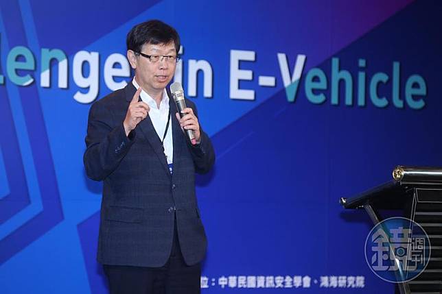 鴻海董事長劉揚偉今日宣布當選電電公會監事會召集人，並為外資僅把鴻海目標價僅調高到125元的結果叫屈。（本刊資料照）