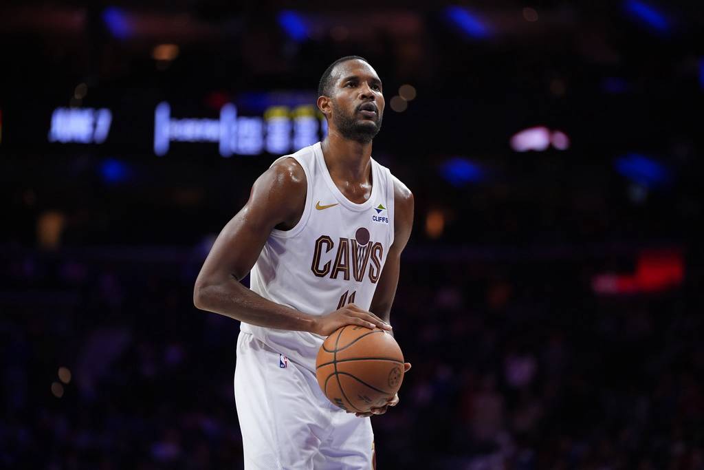 NBA快訊》Mobley半場狂飆23分！67比50大幅領先獨行俠 | 緯來體育新聞 | LINE TODAY
