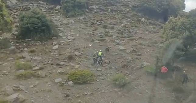 西班牙山羊撞飛遊客　64歲女20公尺高處峭壁墜落幸運生還