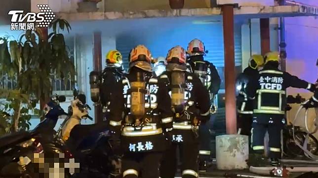 起火點疑似在客廳。（圖／TVBS）