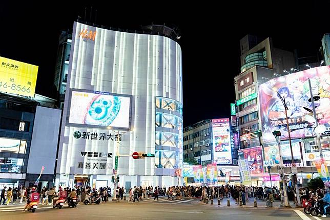 西門町驚見痛宰遊客的水果攤販。圖／翻攝自交通部觀光署官網