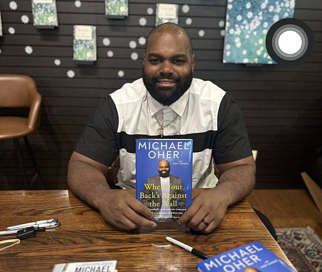 前美國國家橄欖球聯盟（NFL）球員麥可 · 奧赫（Michael Oher）。 圖：翻攝自麥可 · 奧赫（Michael Oher）Instagram。