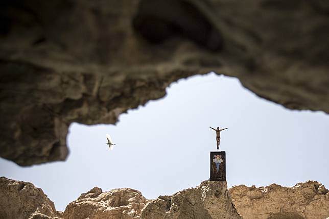 Kent De Mond of the USA takes part in the 2012 Red Bull Cliff Diving World Series in Oman. Photo: Romina Amato/Red Bull Content Pool