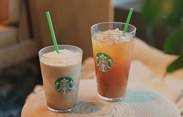 日本星巴克公布即將改用綠色的生質塑膠吸管。圖片來源：Starbucks