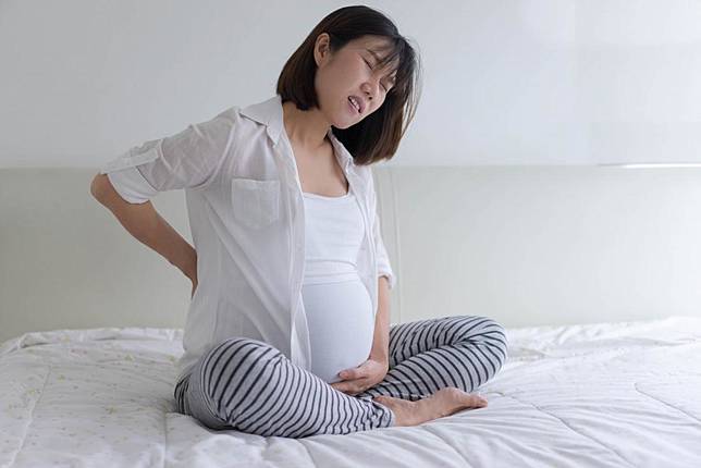 9 วิธี พิชิตปัญหา “คนท้องปวดหลัง”