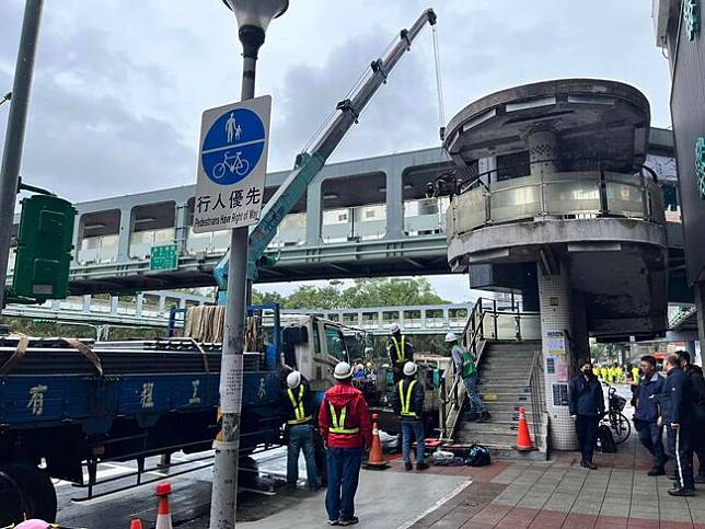 圖片翻攝自 守護和平新生天橋  臉書