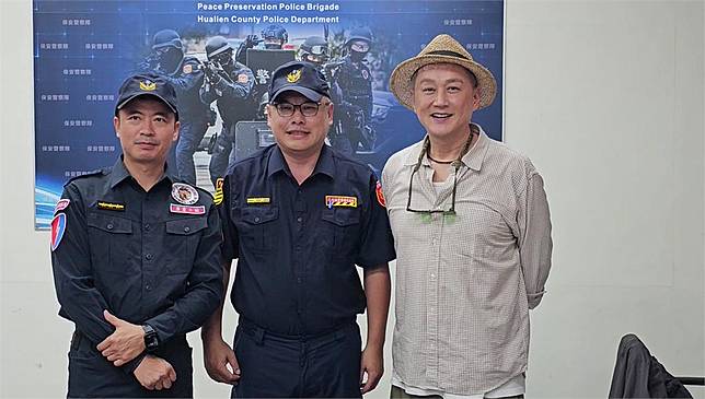 何篤霖親自去保安隊致謝。圖／台視新聞