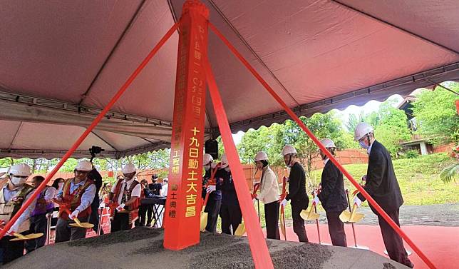 台達電子文教基金會捐建，那瑪夏區民權國小幼兒園舍昨舉行動土典禮。（記者王正平攝）