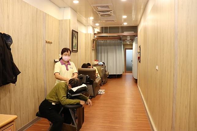台北市續提供視障按摩據點設備更新補助，勞動局表示，最高補助三十萬元。（勞動局提供）