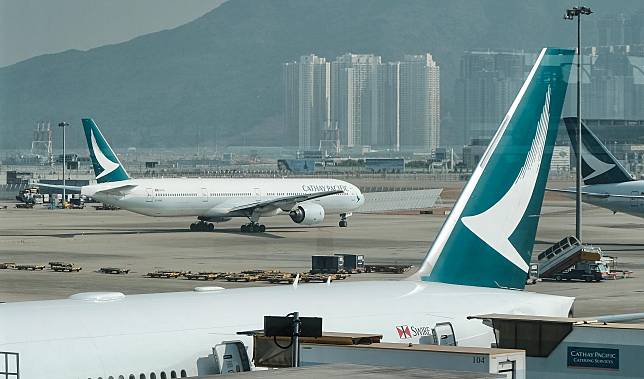 國泰航空獲空運牌照局續牌至2028年，期間可無限次往返香港國際機場。(資料圖片)