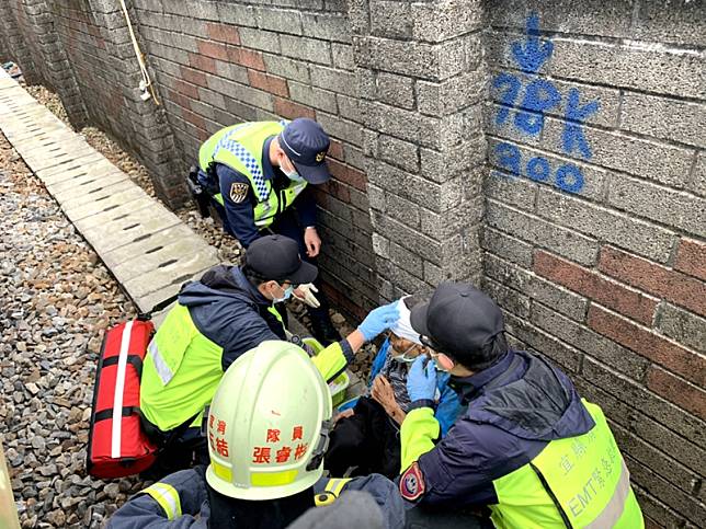 73歲老翁五結中里火車站遭區間車撞上受傷!