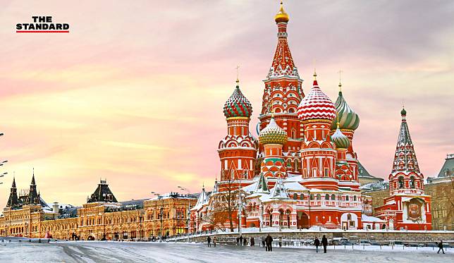 Russia 101: อย่ายิ้มพร่ำเพรื่อ ใส่ชุดดำเวลาเที่ยวคลับ หลากเกร็ดเล็กควรรู้เมื่อไปเยือนรัสเซีย