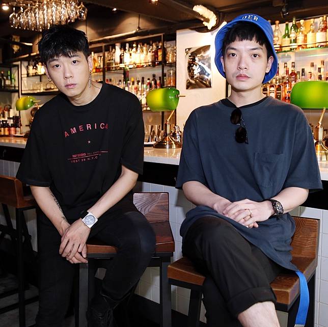 南瓜妮歌迷俱樂部柯家洋（左）與小青蛙（右）。記者侯永全／攝影

<b style=