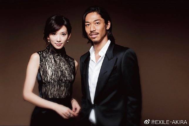 ▲AKIRA、林志玲宣布結婚。（圖／AKIRA微博）