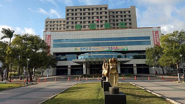 中央流行疫情指揮中心陳時中在記者會公布北部醫護人員染疫的醫院是桃園部立醫院。（圖／TVBS）