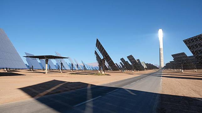 Photo taken on Jan. 10, 2018 shows part of Morocco's NOOR III Concentrated Solar Power (CSP) project in Ouarzazate, Morocco. (Xinhua/Chen Binjie)