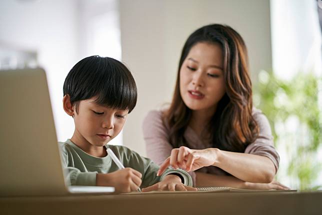 孩子很渴望自由，希望媽媽不再管他