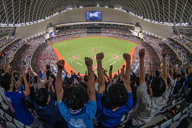 台北大巨蛋。㸹約攝影蔡光逸攝